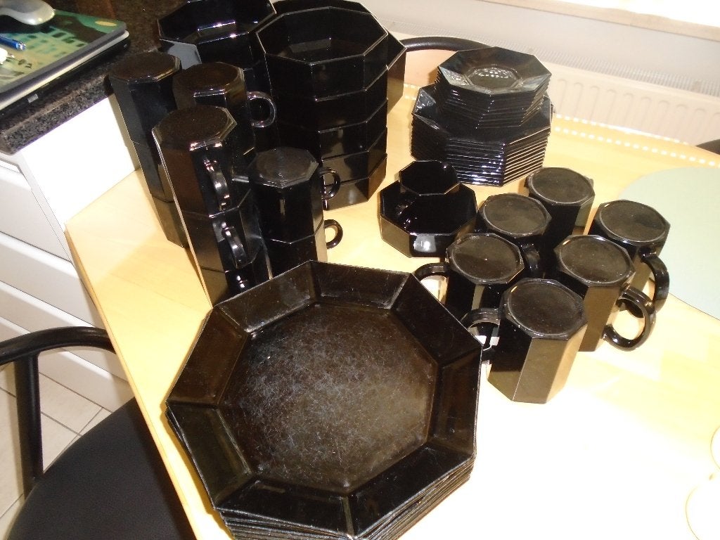 zwart servies, Huis en Inrichting, Ophalen, Steen, Gebruikt, Bord(en)