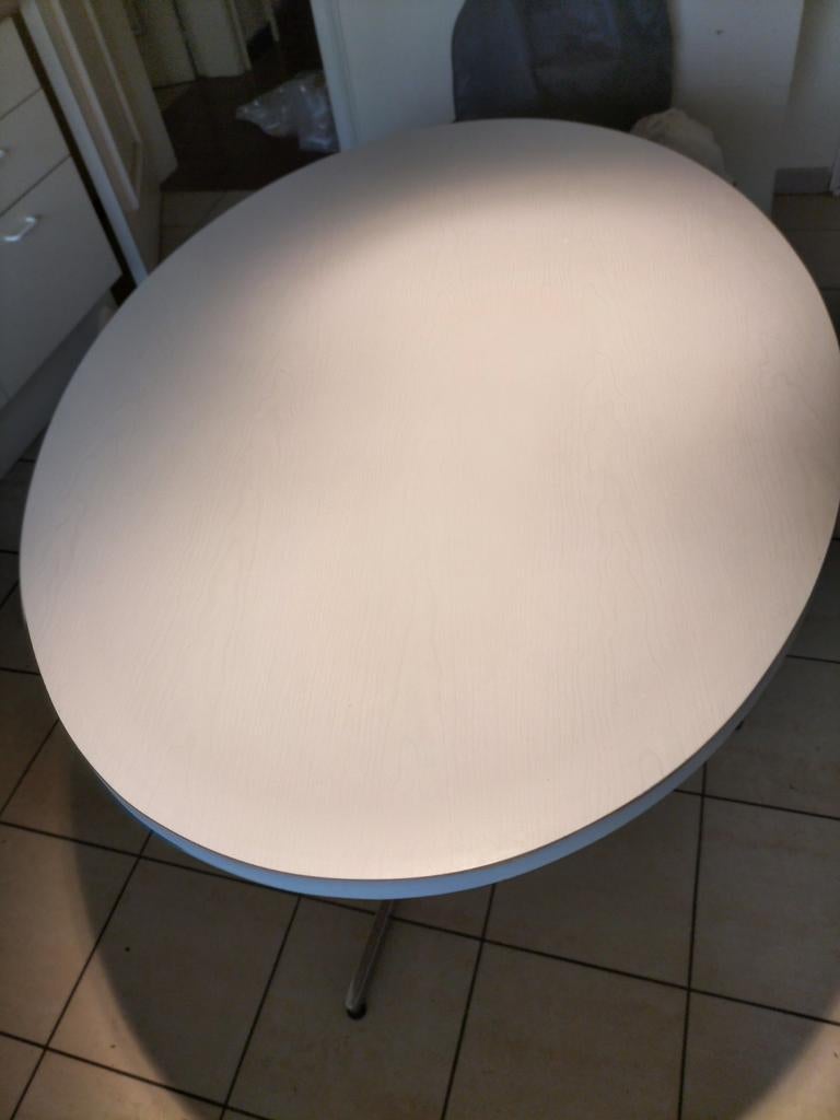 Ovalen keukentafel, Huis en Inrichting, Keuken | Keukenelementen, Ophalen