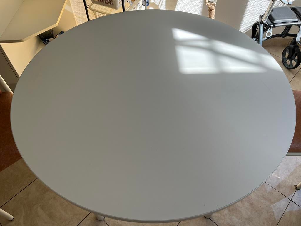 Table et 2 chaises, Enlèvement, Comme neuf