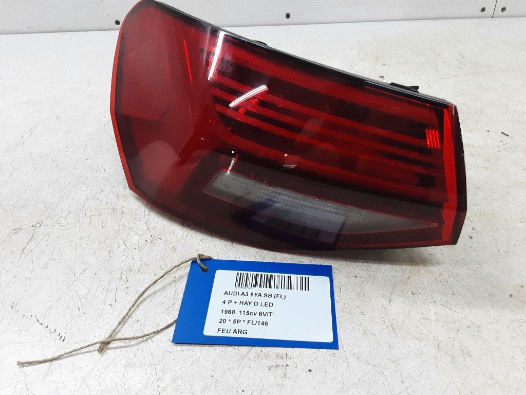 ACHTERLICHT LINKS Audi A3 Sportback (8YA) (8Y0945069), Gebruikt, Mevr. I. Hauben, Audi, Rue de l'Espoir 34 34
4030  GRIVEGNÉE, BE