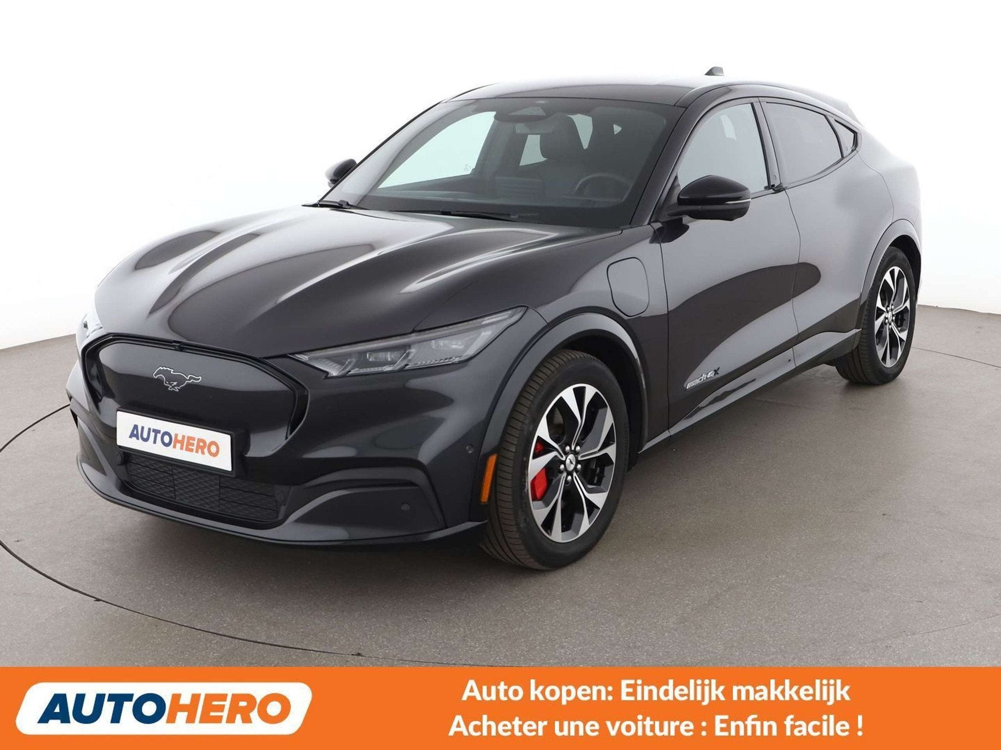 Ford Mustang Mach-E electric drive 258 kW AWD (bj 2022), Auto's, Automaat, Gebruikt, Zwart, Leder