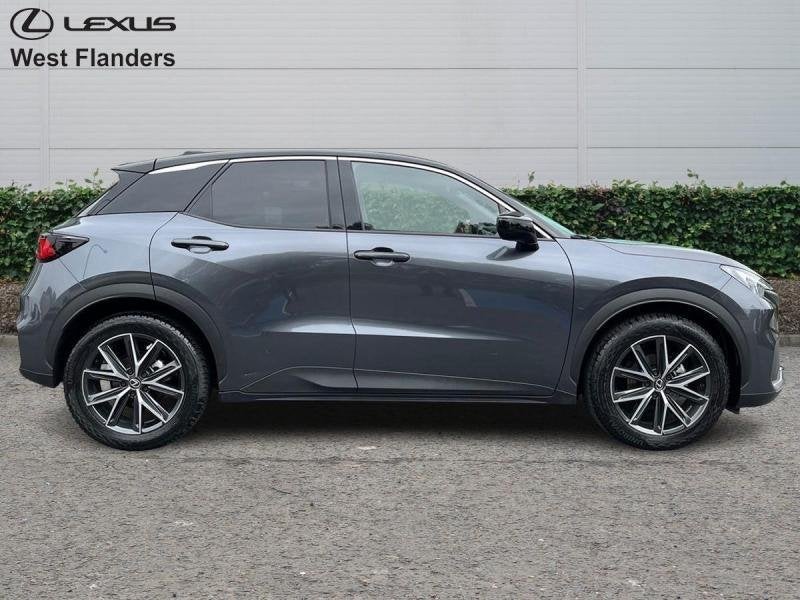 Lexus LBX Cool+cam+sens V+A+18inch alu velgen, Autos, 100 kW, Argent ou Gris, Achat, Euro 6
