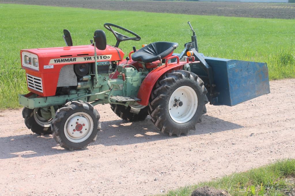 tractor4x4 met schepbak, Zakelijke goederen, Ophalen