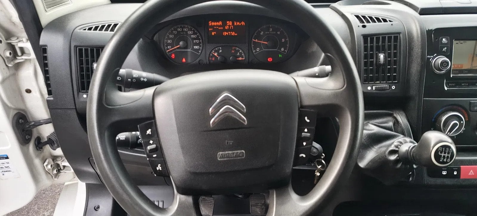 Citroën Jumper L3H2 // 130pk (bj 2019), Auto's, https://public.car-pass.be/vhr/62593b5d-45c5-430a-b46c-e5a756df12af, Wit, 130 pk