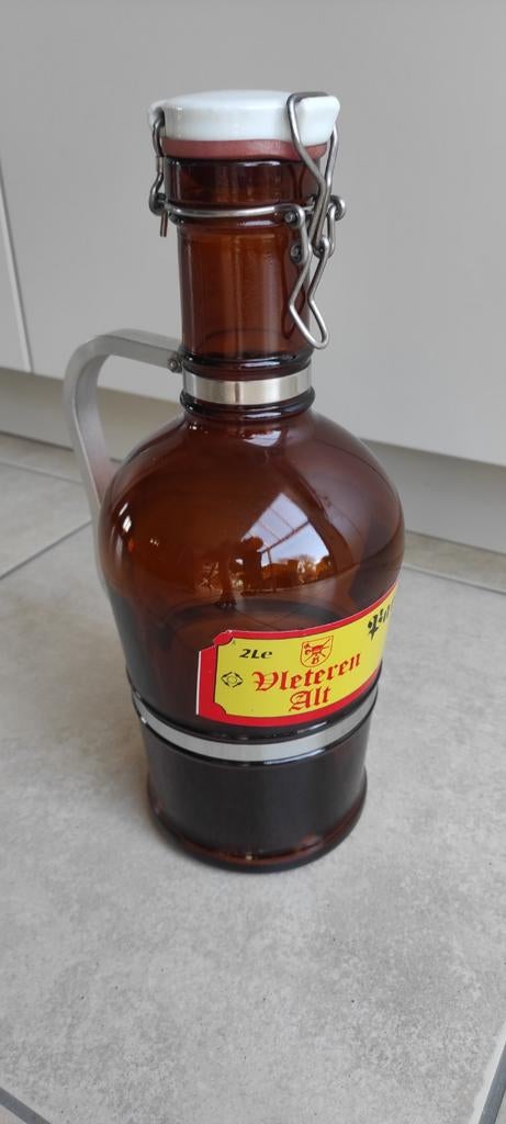 Vleteren Alt" 2 liter retro bierfles met een beugel dop uit, Ophalen of Verzenden