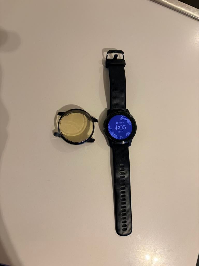 Garmin vivoactive 4 + bescherm cover, Ophalen, Hoogte, Gebruikt, Zwart