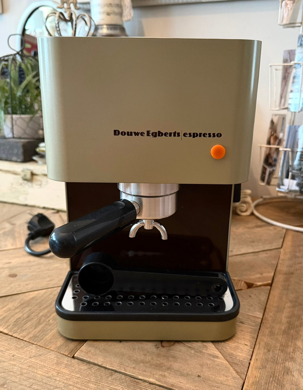 Vintage Douwe Egberts Espresso koffiemachine!, Elektronische apparatuur, Koffiemachine, Gemalen koffie, Ophalen of Verzenden, Zo goed als nieuw