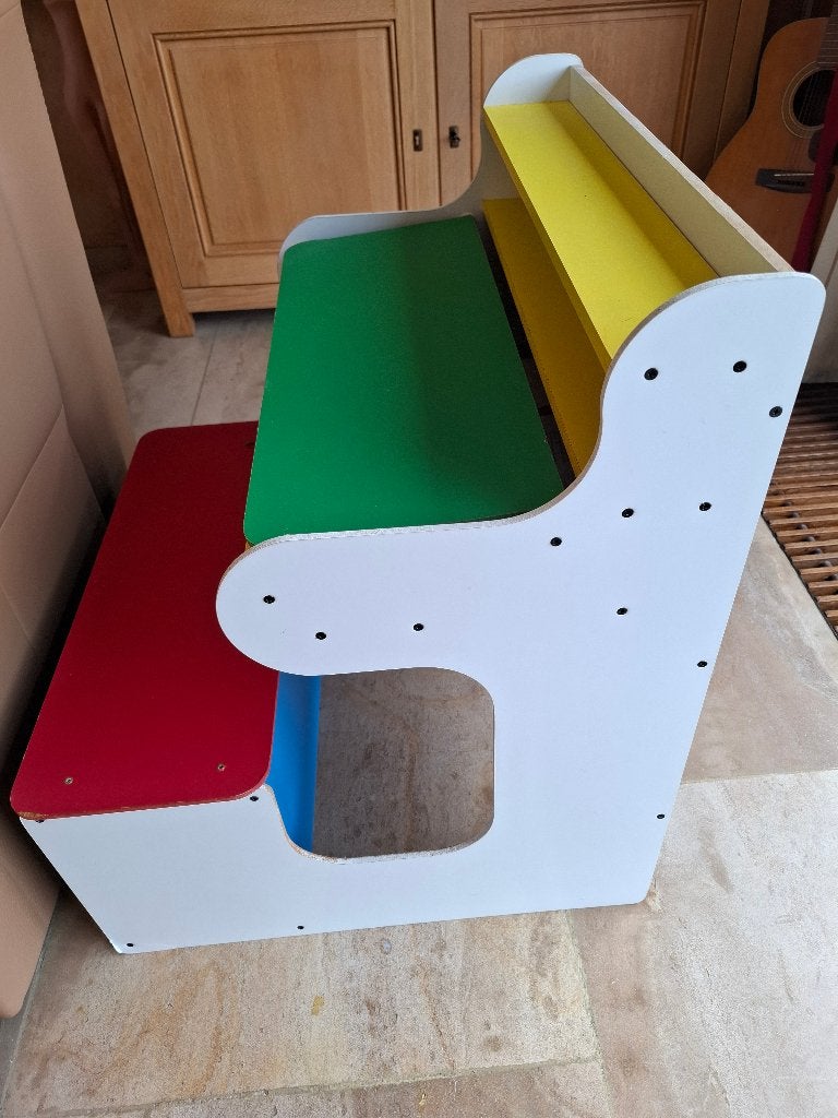 bureau voor peuter, Ophalen, Zo goed als nieuw, Tafel