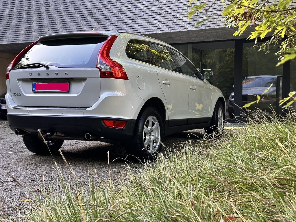 Volvo XC60 2.4 D4 163 ch, traction intégrale (4x4), 210k km, Autos, Cuir, Euro 5, Achat, Ordinateur de bord