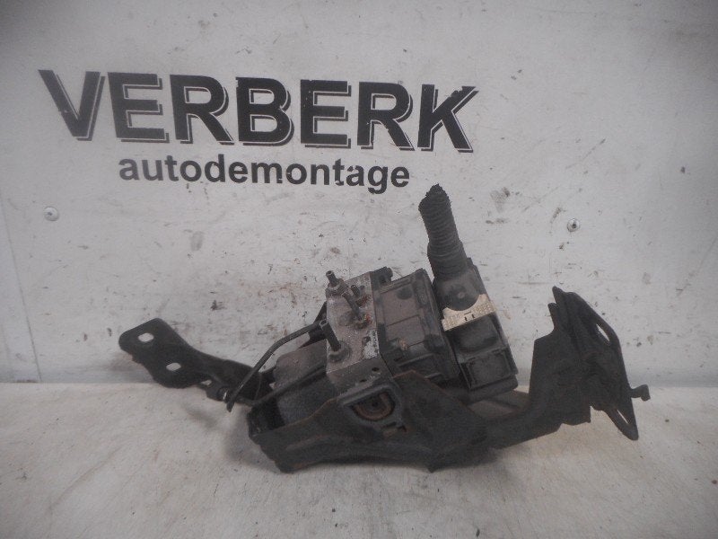ABS POMP Ford Mondeo III Wagon (4s71-2m110-af), Robert Bosch AG, Gebruikt, Ford, Robert-Bosch-Allee 1
74232  Abstatt, DE