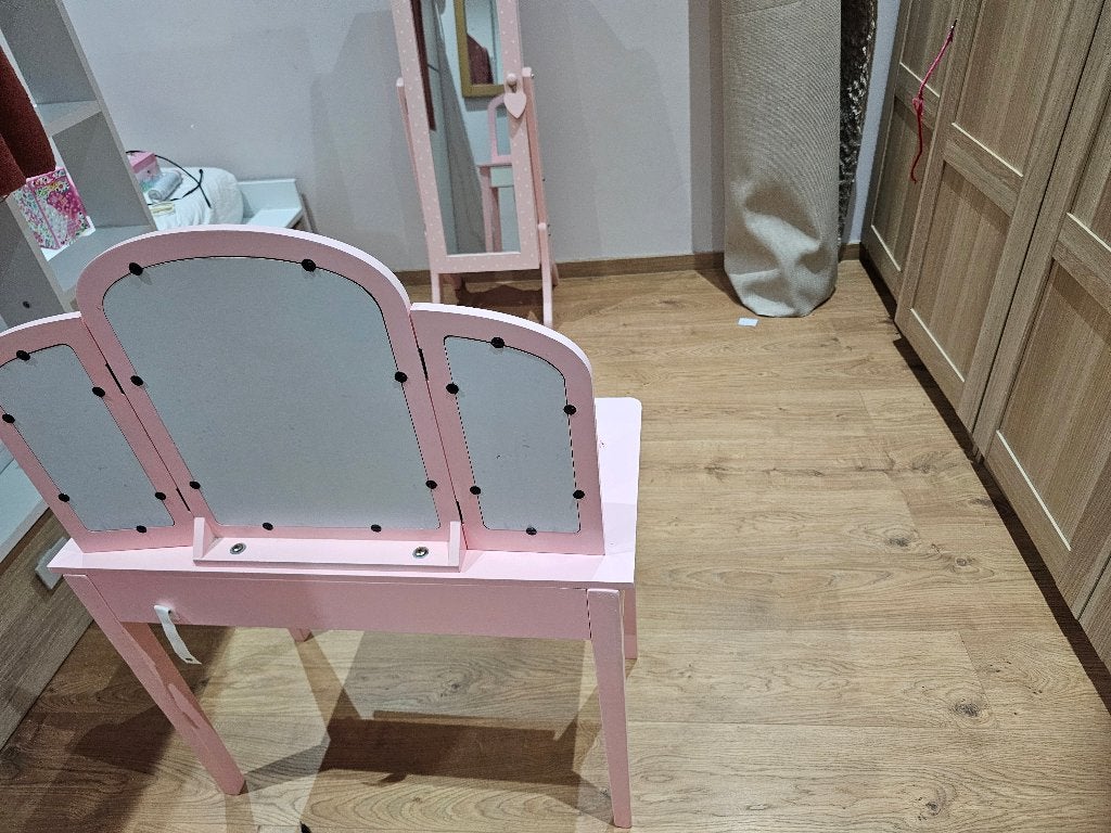 Table de maquillage pour enfant., Enlèvement, Utilisé, Bois