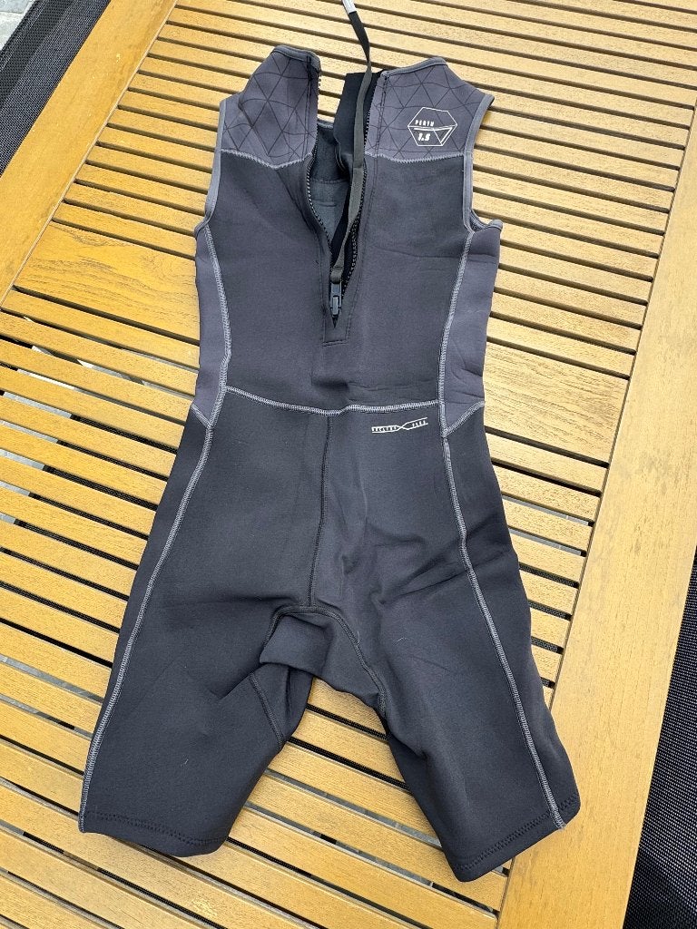 2 x JOBE Perth shorty 1,5mm wetsuit ( HEER ), Watersport en Boten, Watersportkleding, Wetsuit, Gebruikt, Heer, Jobe
