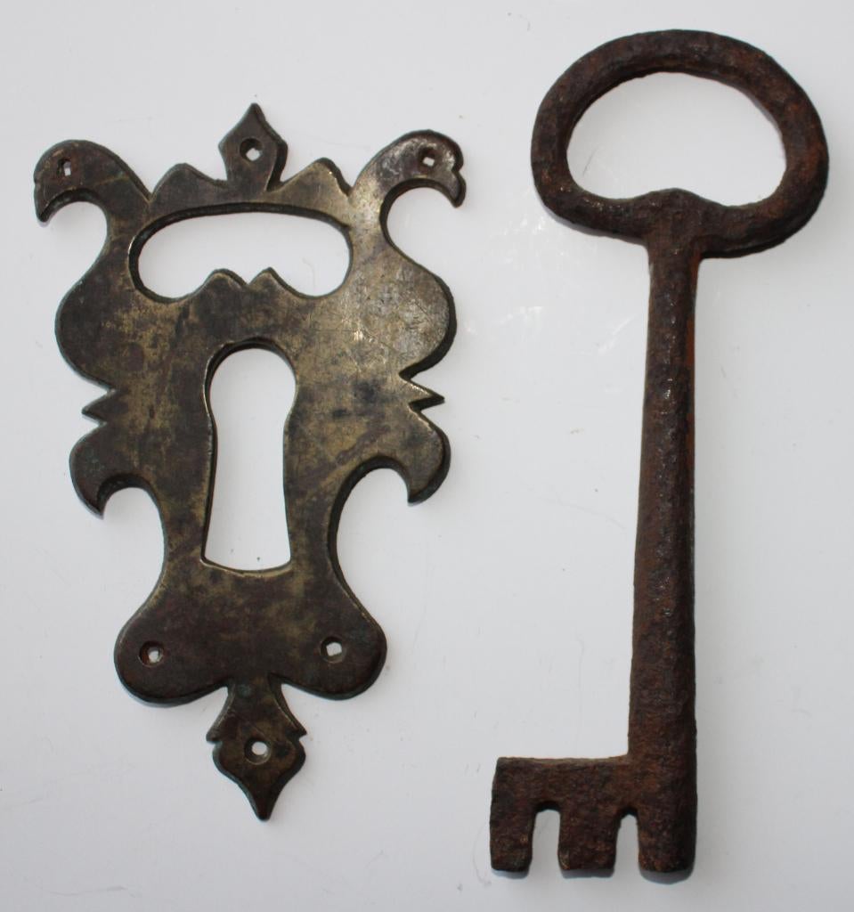 clé ancienne et couvercle de serrure en laiton, Enlèvement ou Envoi, Cuivre