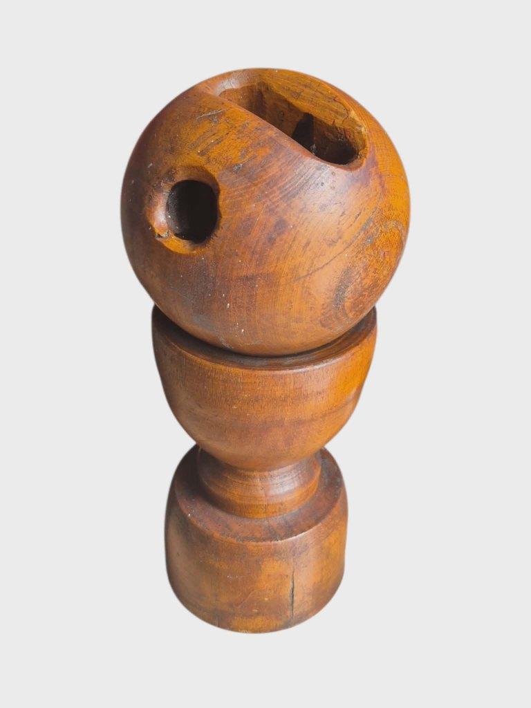 Oude houten trofee voor stierenvechten, Ophalen