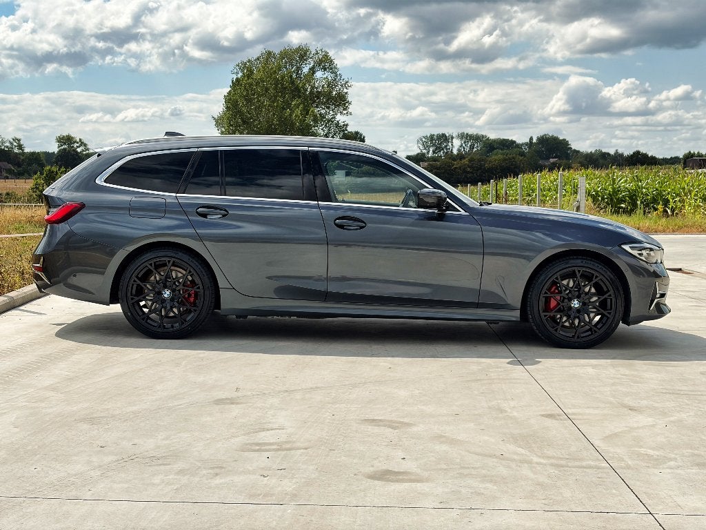 BMW 330e - 2021 - 116.299km - * PANO * CAMERA * LEDER *, Autos, Cuir, Euro 6, Entreprise, Garantie prolongée