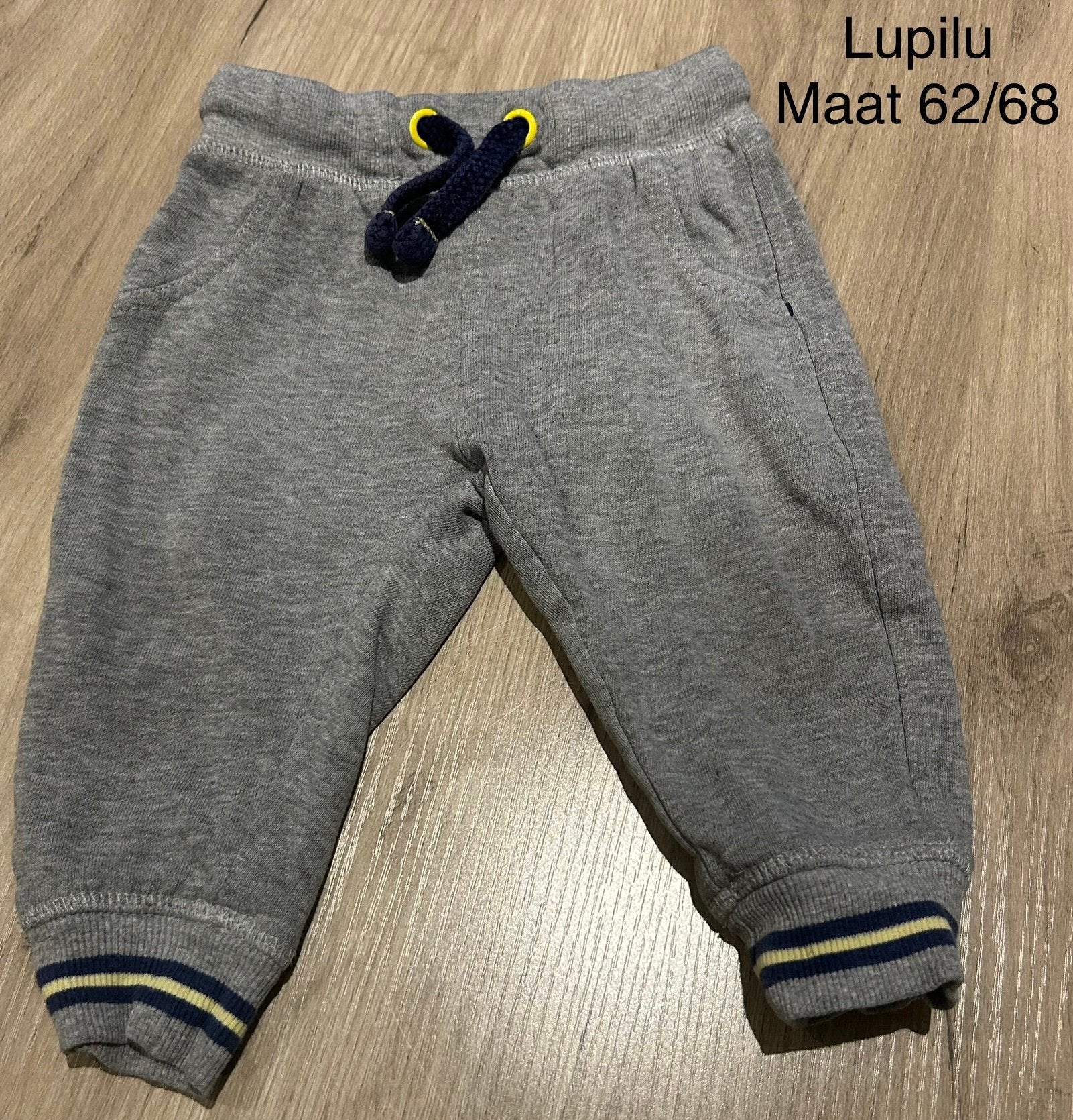 Grijze broek (Lupilu, maat 62/68), Ophalen of Verzenden, Zo goed als nieuw, Broekje