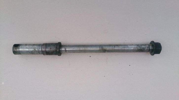 Kawasaki GPz750 voorwielas GPz 750 wielas vooras velgas gpz, Ophalen of Verzenden, Gebruikt