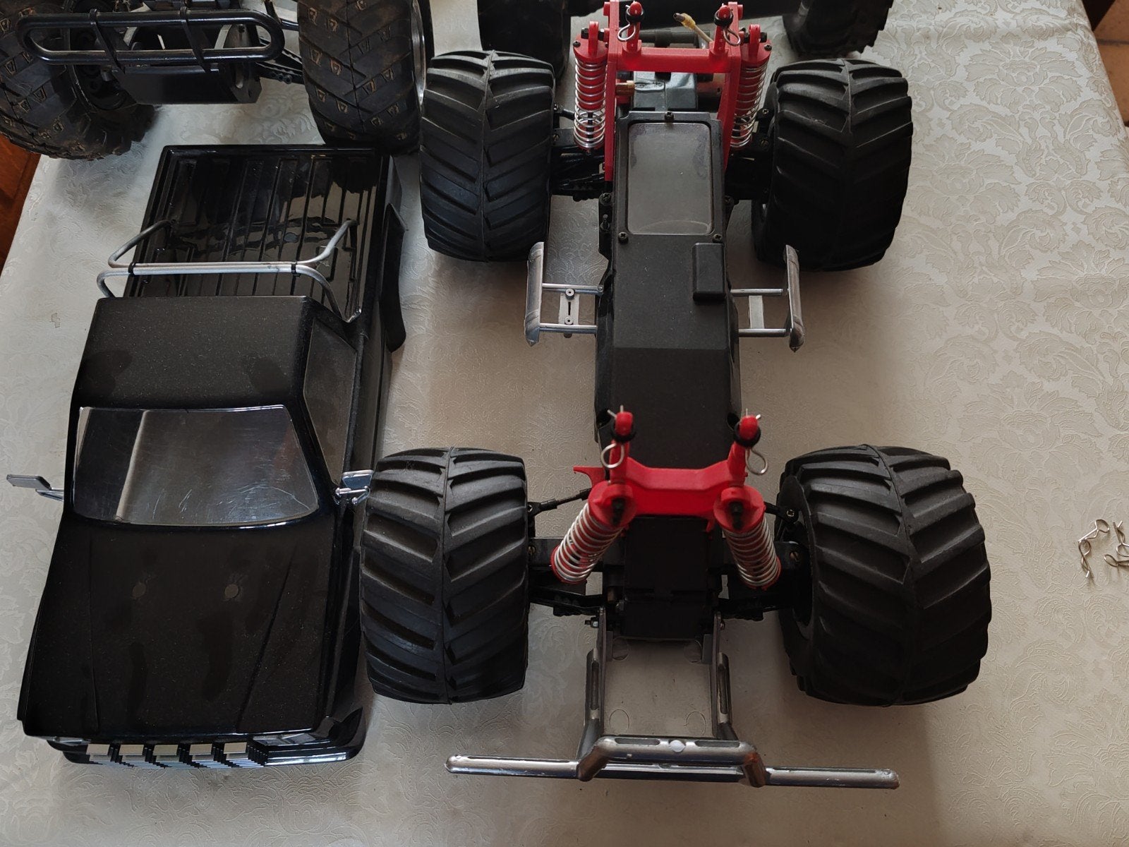 lot de 3 mad force kyosho, Enlèvement