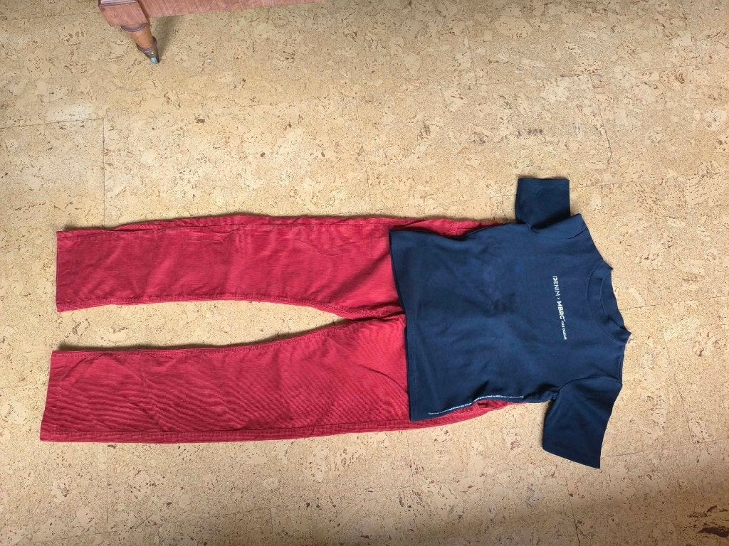 Kledingset: Tommy Hilfiger Broek (Rood) + Tom Tailor T-Shirt, Tommy hilfiger, Ophalen of Verzenden, Zo goed als nieuw, Maat 36 (S)
