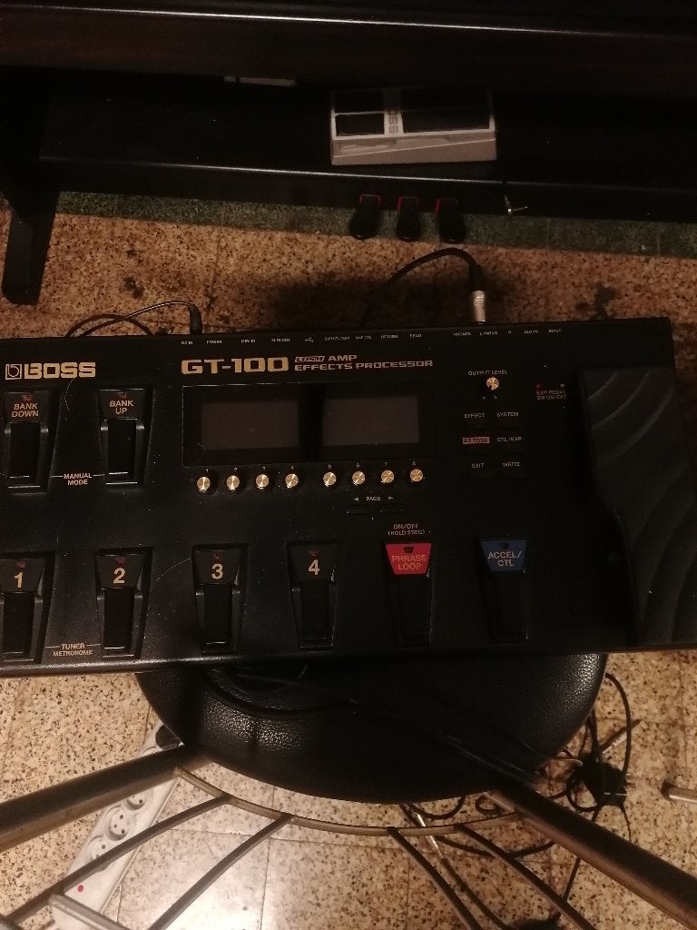 GT100 200e+line6 podhd500150+ blackstar 250e+ mix ibiza 50e, Muziek en Instrumenten, Ophalen, Gebruikt, Gitaar, 100 watt of meer