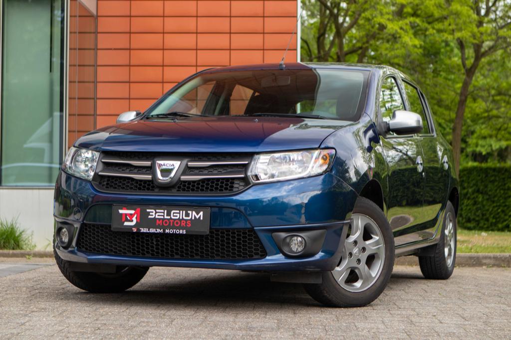 Dacia Sandero - 1.2i Celebration - Snelheidsregeling, Voorwielaandrijving, Euro 5, Stof, Zwart