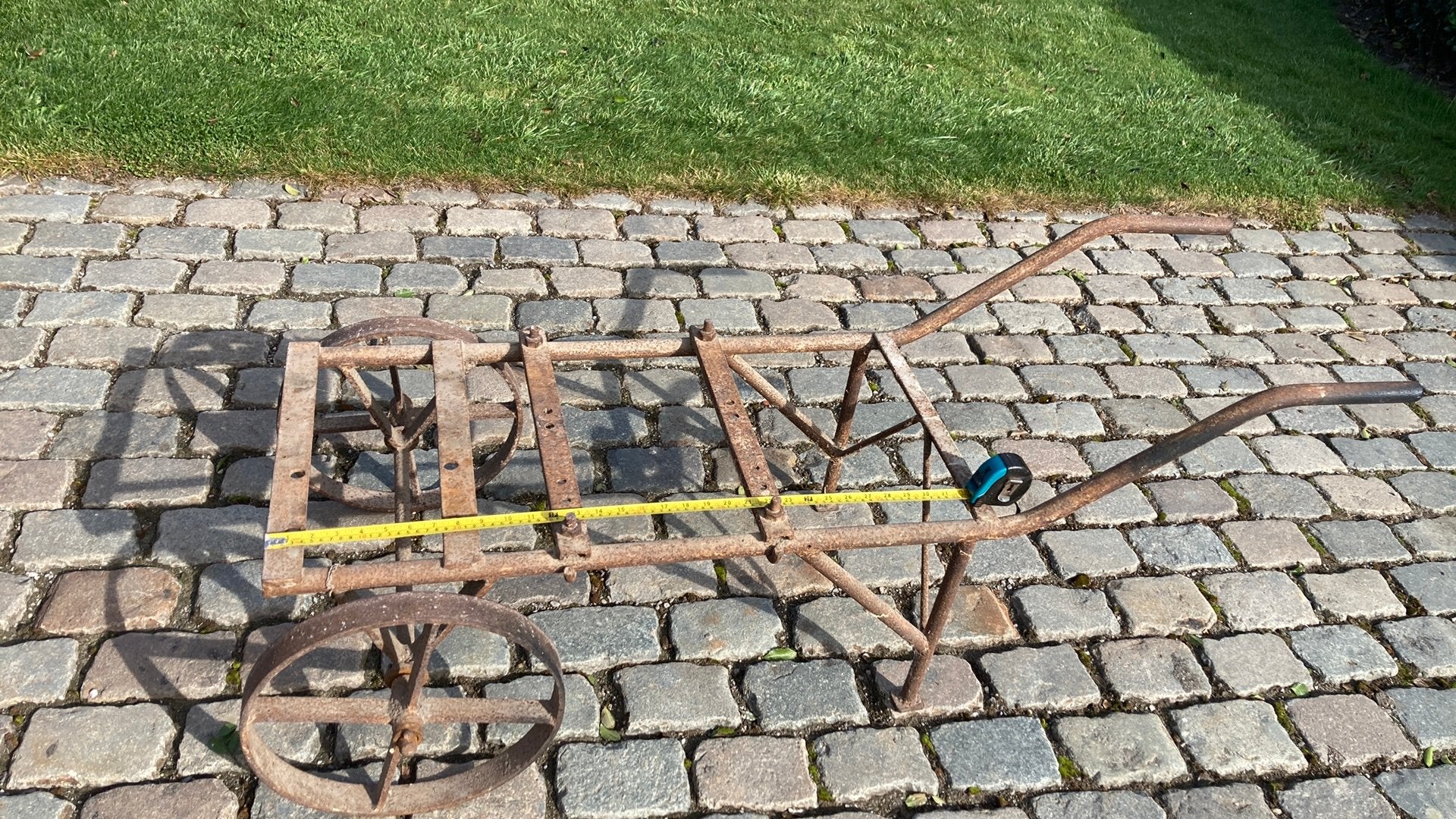 Antiek metalen karretje, Ophalen, Gebruikt