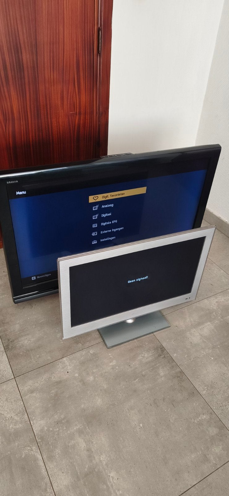 TV Sony 32" + JVC 24", Ophalen of Verzenden