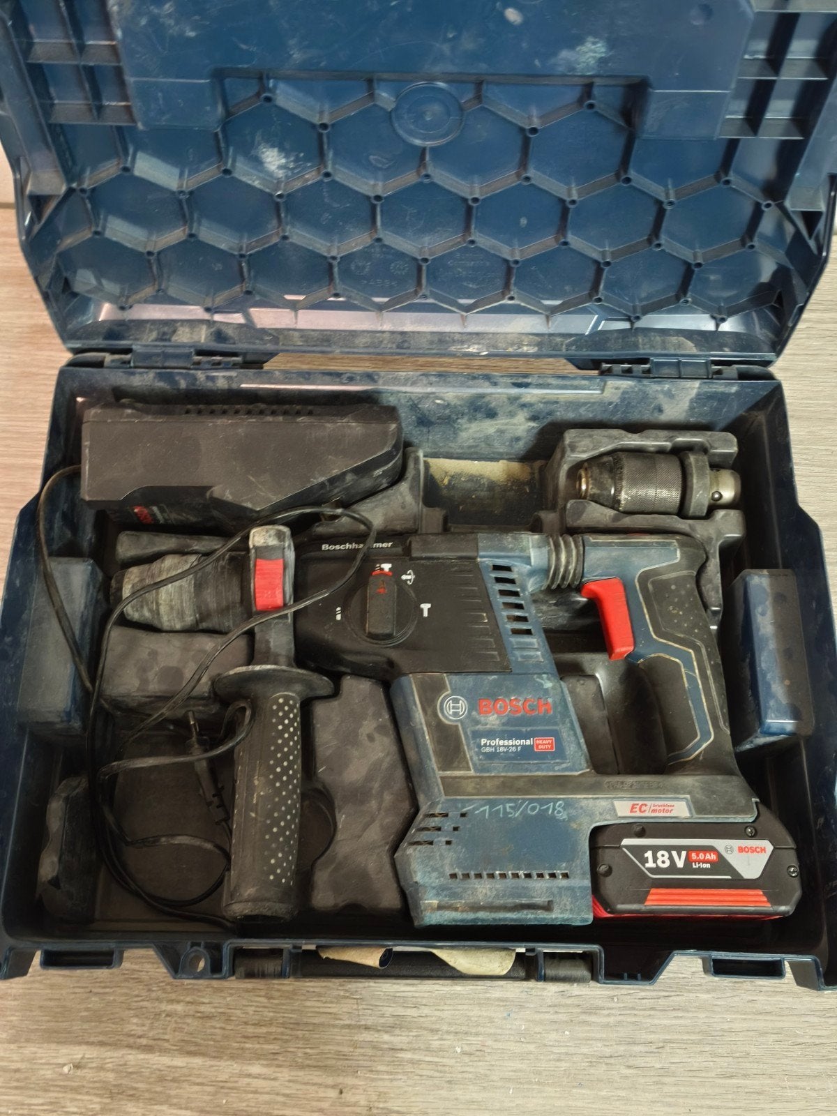 Bosch Professional GBH 18V-26F + GDE 13V-16, Enlèvement ou Envoi, Utilisé