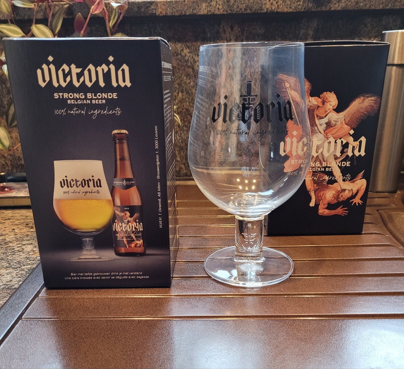 2 Mooie Victoria bierglazen op voet, Nieuw, Ophalen of Verzenden
