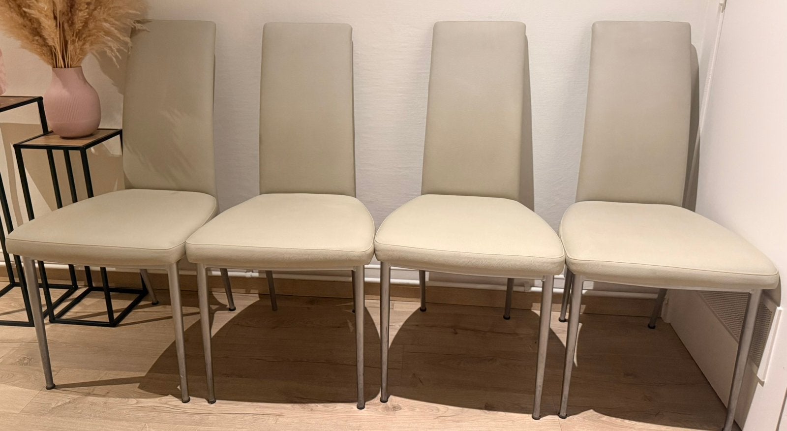 Set van 4 eetkamer-/keukenstoelen te koop, Ophalen, Overige kleuren, Zo goed als nieuw, Vier
