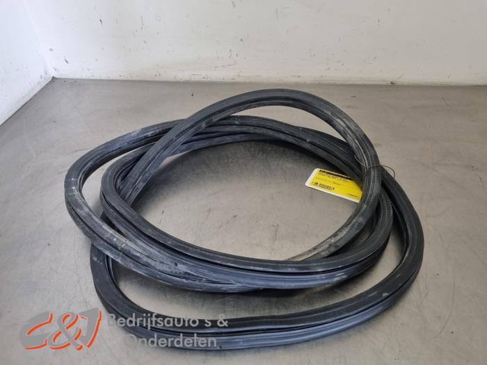 Joint caoutchouc porte coulissante droite d'un Peugeot Partn, -, 3 mois de garantie, Utilisé, -