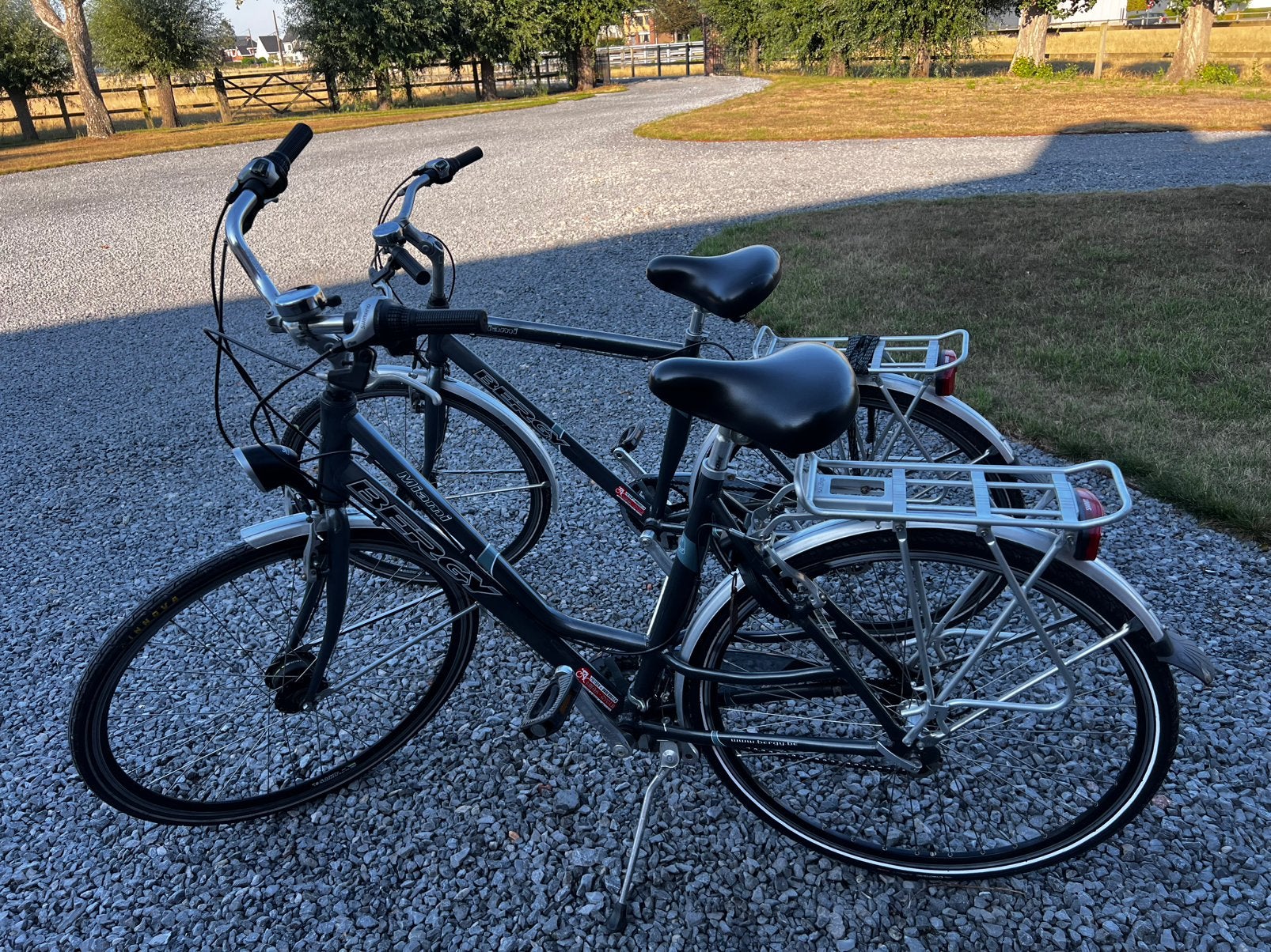 Dames en herenfiets, merk Bergy miami, Ophalen, Zo goed als nieuw
