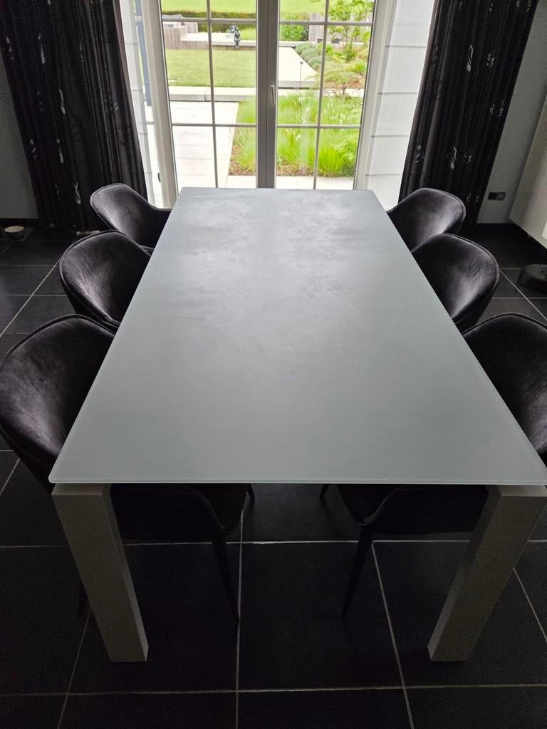 Eettafel Joli, Enlèvement