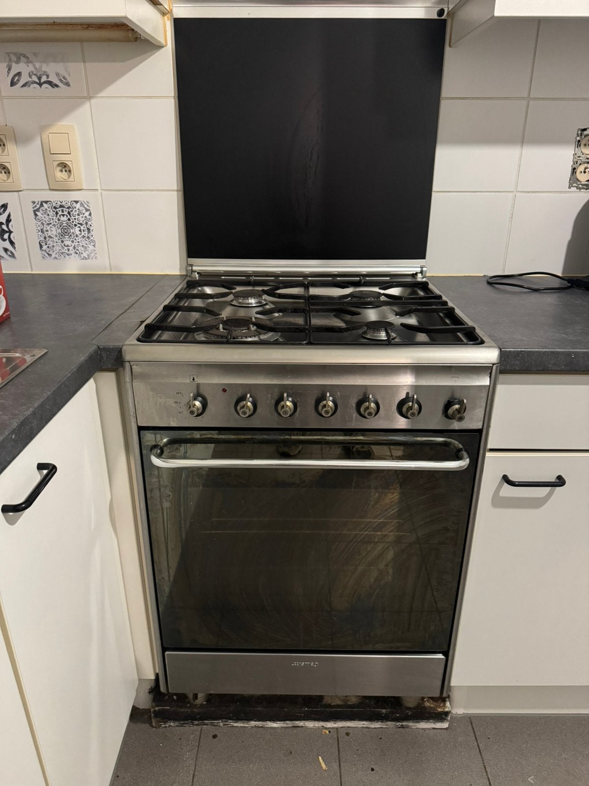Smeg gas fornuis werkt perfect mag weg wegens verhuis, Elektronische apparatuur, Ophalen, Zo goed als nieuw, Gas