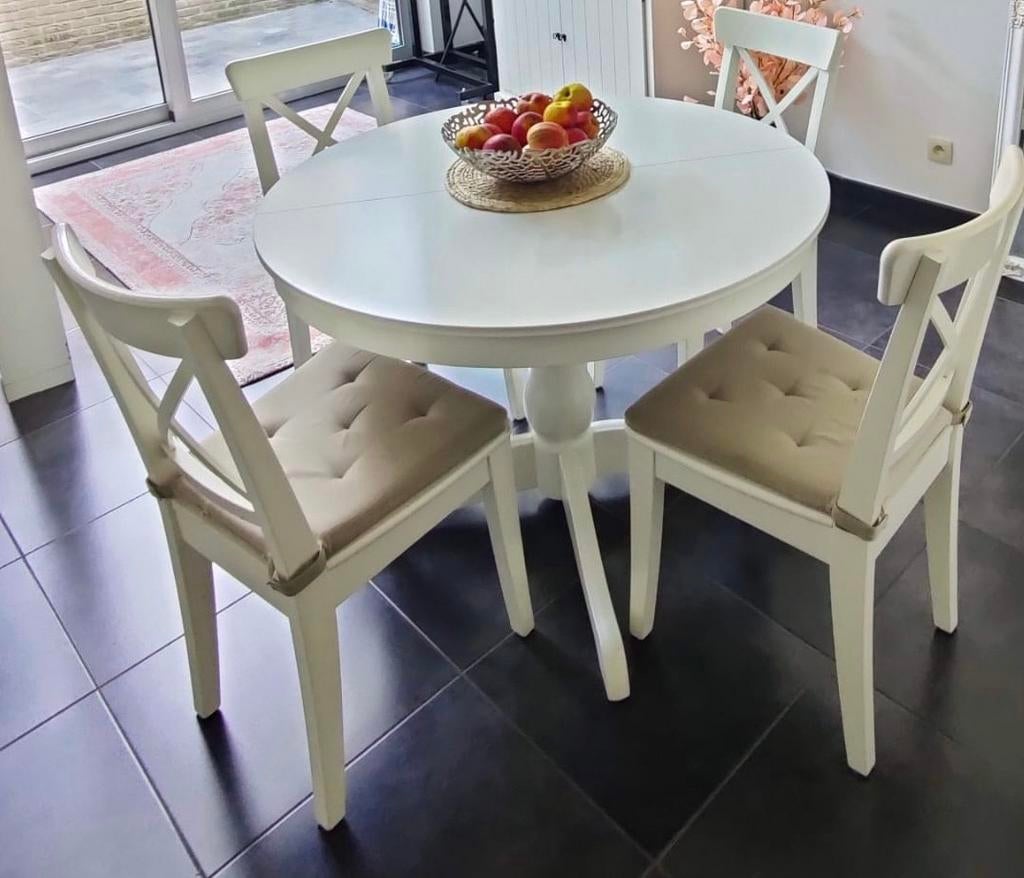 Eettafel kan vergroot worden incl 4 stoelen. Ikea rosentorp, Ophalen
