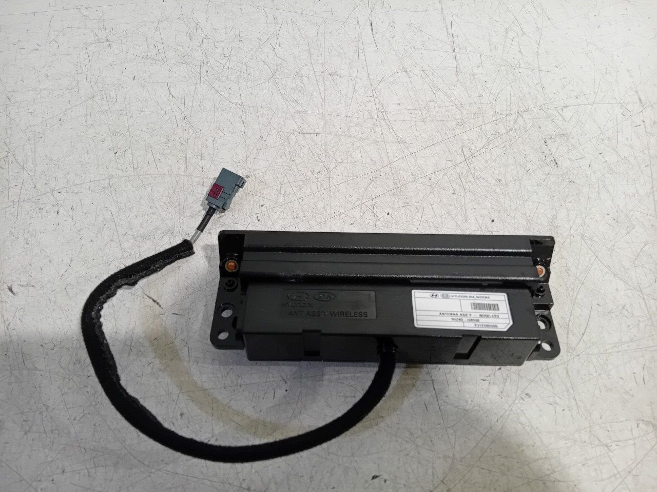 Antenne versterker Kia Stonic, Autos : Divers, Enlèvement ou Envoi, Van der Ven Autorecycling B.V., Onderdelen@venauto.nl, Ettenseweg 76, 4706 PB Roosendaal, The Netherlands