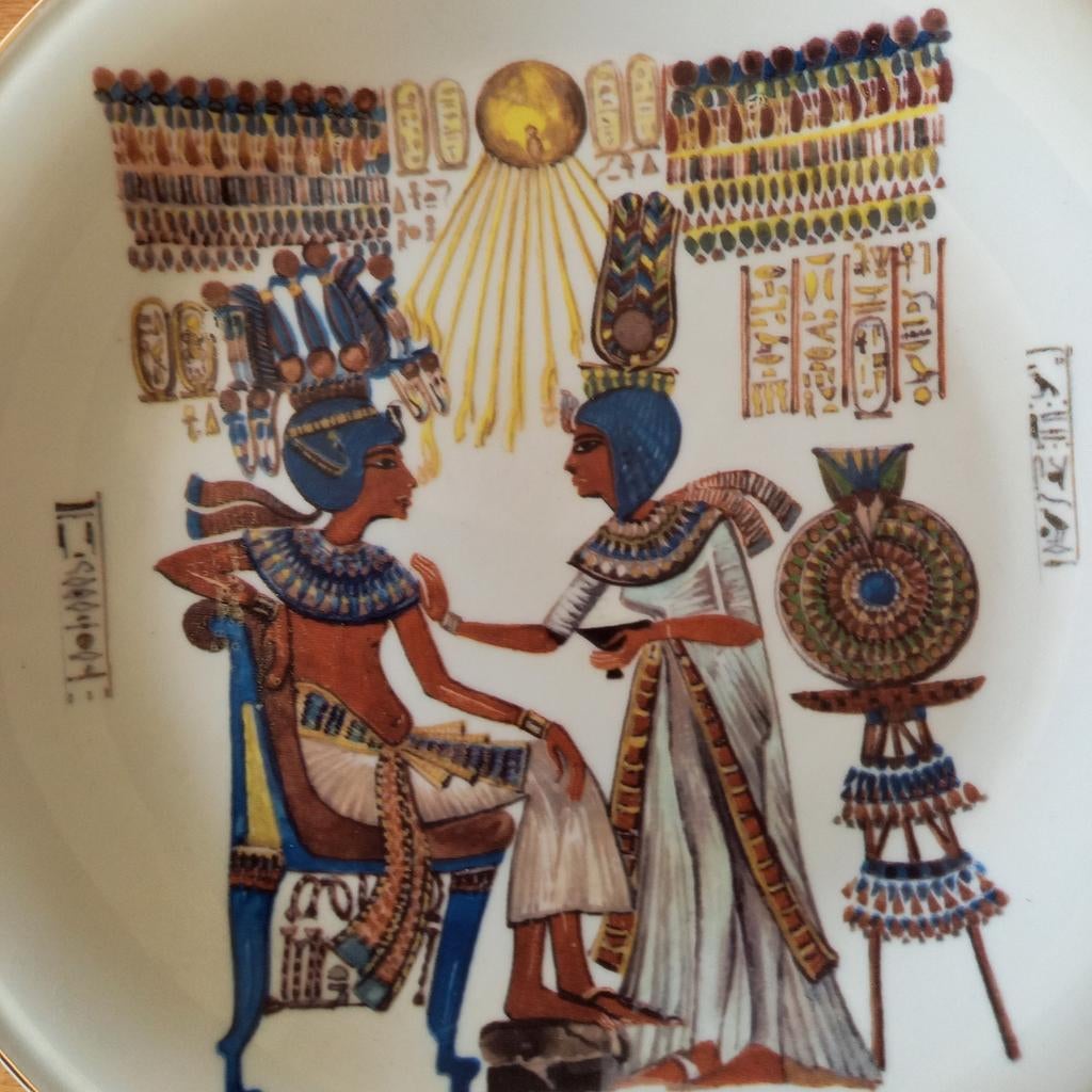 PORSELEINEN BORD VAN TOETANCHAMON/ANCHESAMON, Antiek en Kunst, Ophalen of Verzenden