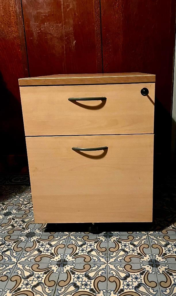 OPHALEN VOOR 2MEI = 40 euro dossierkast schuiven+mappen+slot, Huis en Inrichting, Kasten | Roldeurkasten en Archiefkasten, Ophalen