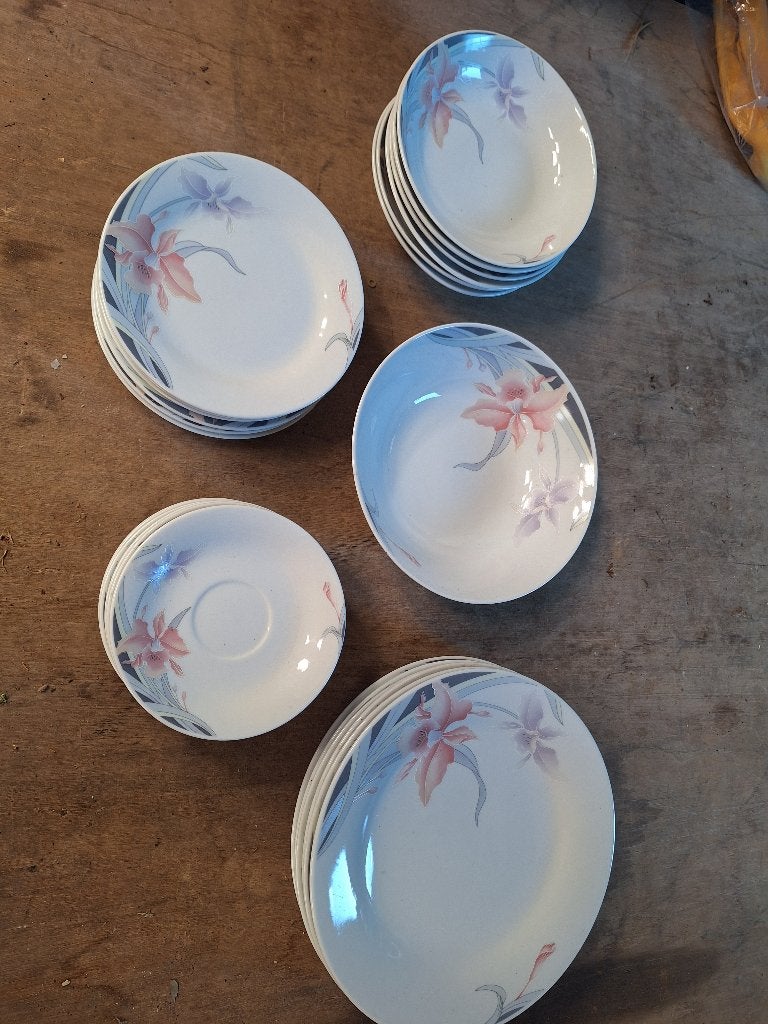 Eetservies, Huis en Inrichting, Ophalen, Zo goed als nieuw, Bord(en)