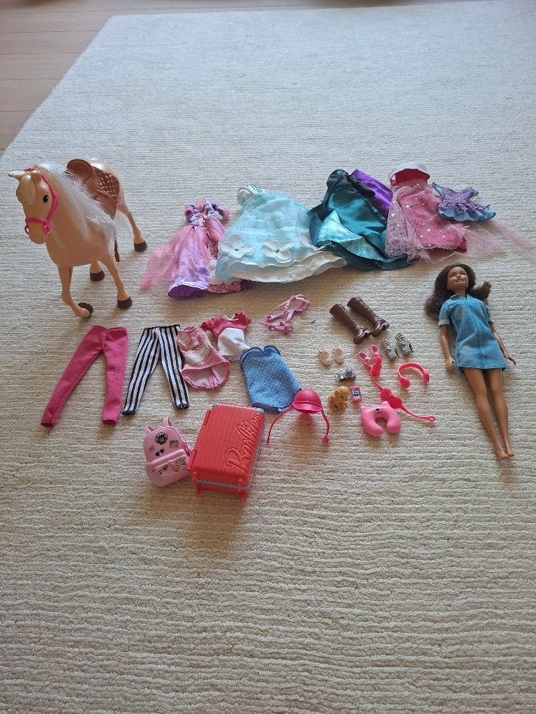 Lot Barbie,  cheval et accessoires, Enfants & Bébés, Enlèvement, Utilisé, Barbie