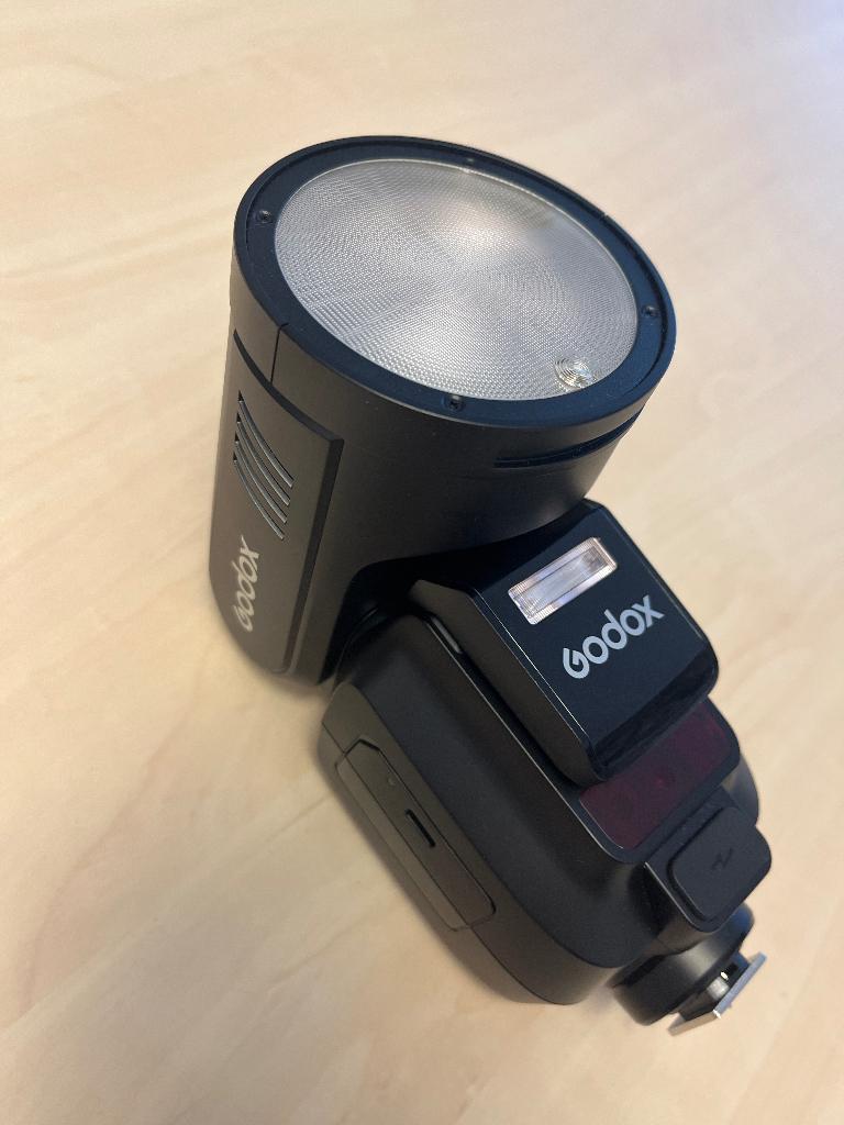 Speedlight GODOX V100n pour NIKON, TV, Hi-fi & Vidéo, Photo | Flash, Enlèvement, Neuf, Nikon, Inclinable