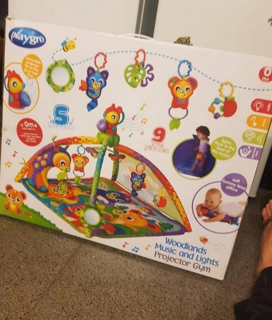Playgro woodlands, Enlèvement