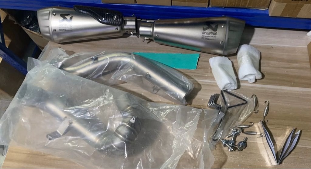 echappement akrapovic ducati panigale v4 tres belle replique, Motos, Enlèvement, Neuf