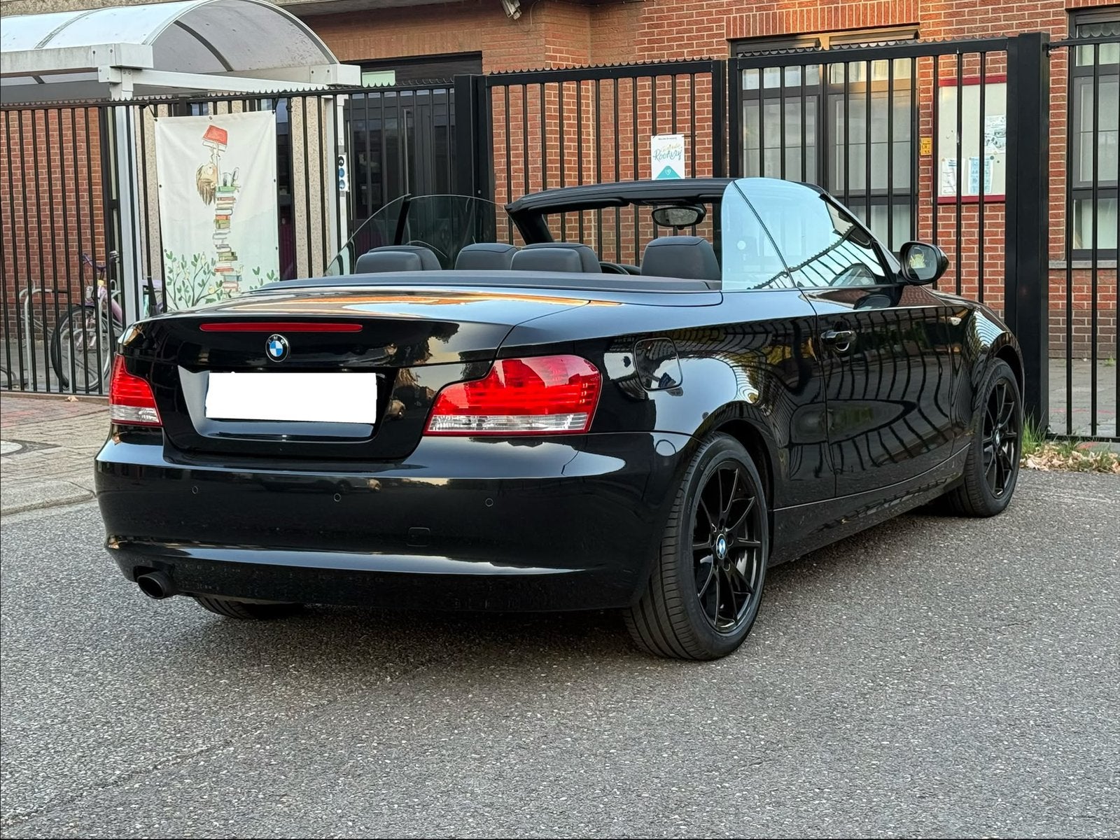 BMW 118CI benzine cabrio met 120.000km (showroom), Autos, Euro 5, Cabriolet, Noir, Particulier