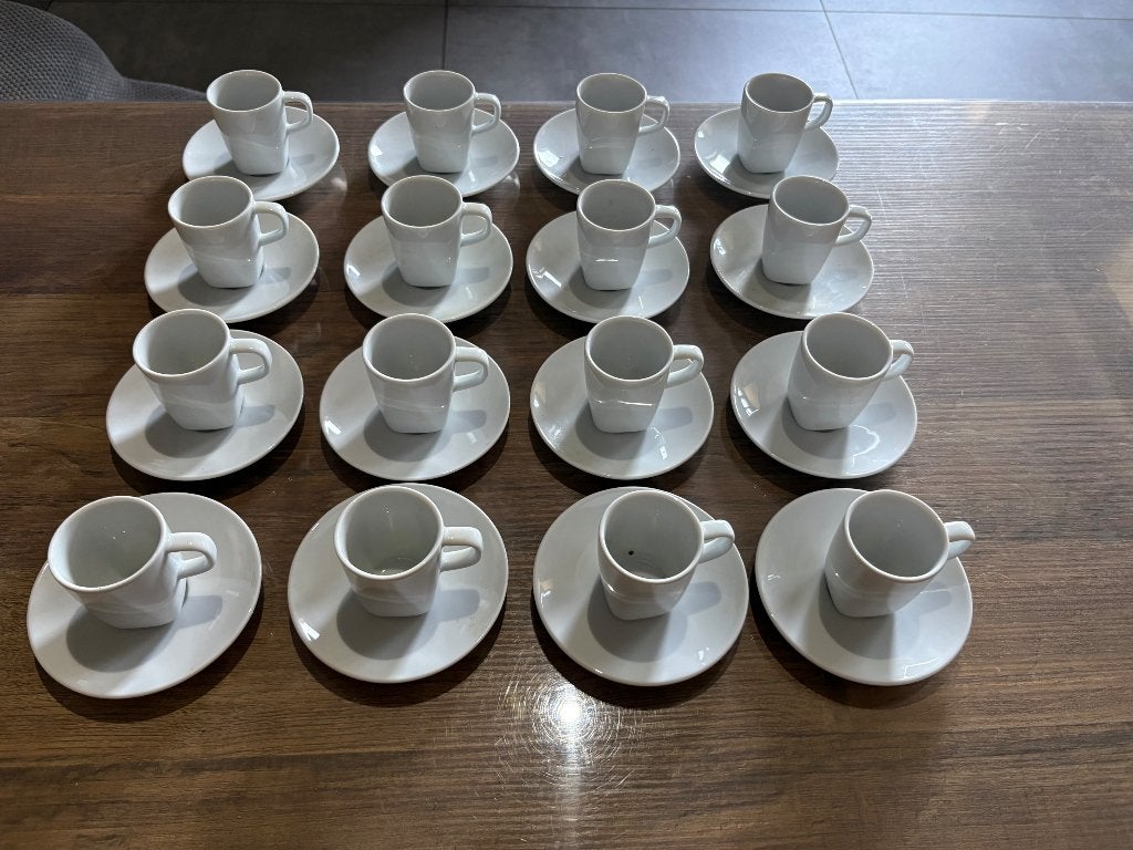 Kleine tasjes + bordje, Huis en Inrichting, Ophalen, Zo goed als nieuw, Modern, Compleet servies