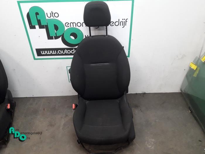 Siège gauche d'un Peugeot 208 (208 12-), -, 3 mois de garantie, Utilisé, -
