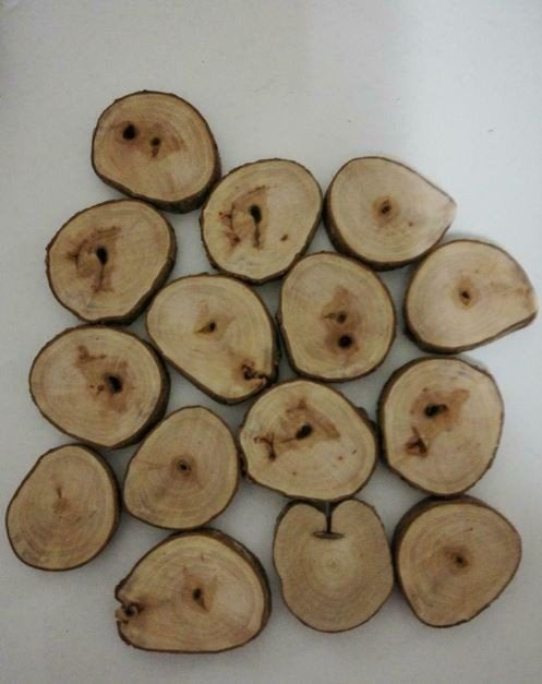 15 decoratieve houten schijfjes 5 - 6,5 cm x 1cm puur natuur, Ophalen of Verzenden, Nieuw, Knutselmateriaal
