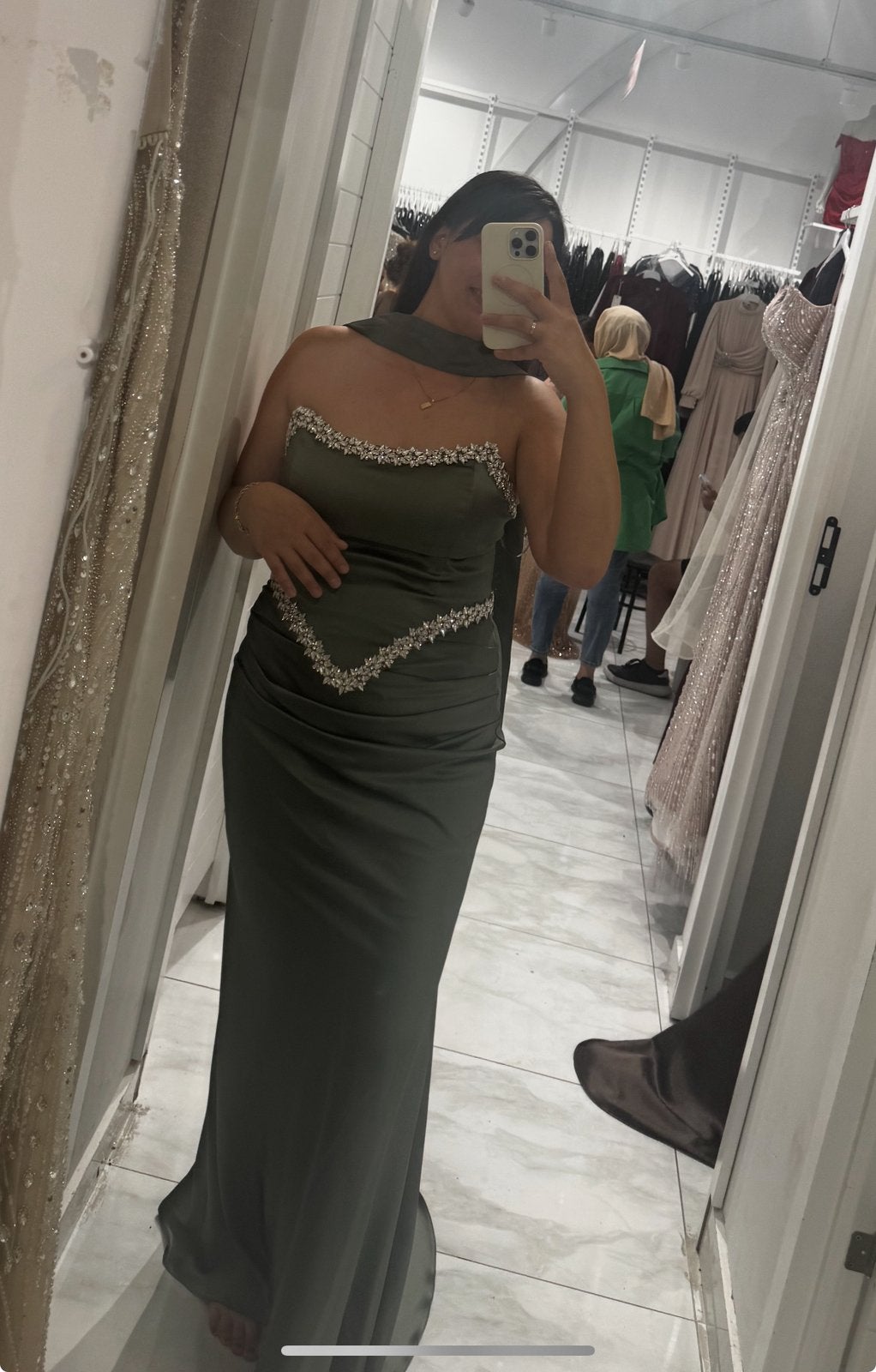 Robe de soirée taille 44 porté une fois, Ophalen, Zo goed als nieuw