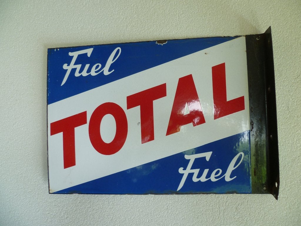 EMAILLE DUBBELZIJDIG RECLAMEBORD"TOTAL FUEL"EAS UIT 1965, Verzamelen, Ophalen of Verzenden, Gebruikt, Reclamebord
