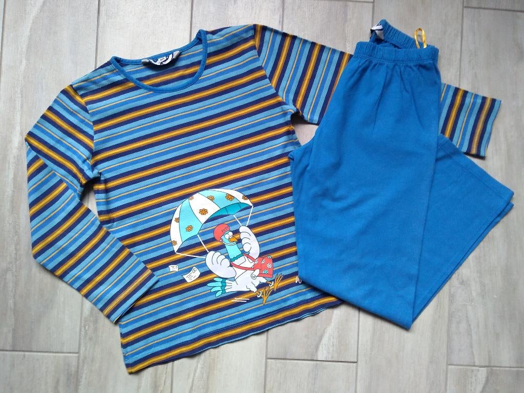 ✿ M128 - Woody pyjama thema duif, Kinderen en Baby's, Kinderkleding | Maat 128, Gebruikt, Meisje, Nacht- of Onderkleding, Ophalen of Verzenden